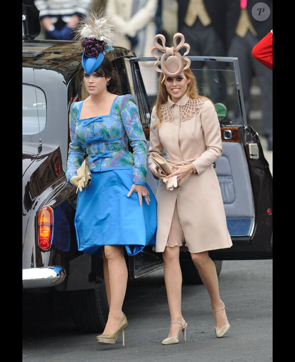 Les princesses Eugenie et Beatrice, filles de Sarah Ferguson, assistent au mariage du Prince William et de Kate Middleton à Londres en avril 2011