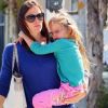 Jennifer Garner et Violet, toujours aussi complices dans les rues de L.A. Le 11 mai 2011