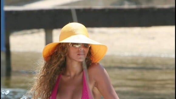 Beyoncé, Britney Spears, Kelly Rowland... Elles font swinguer les bikinis !
