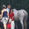 Eva Longoria en plein shooting sur un cheval à Miami, le 13 mai 2011