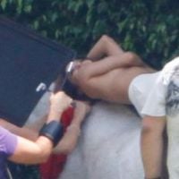Eva Longoria : topless sur le dos d'un cheval devant son amoureux Eduardo !