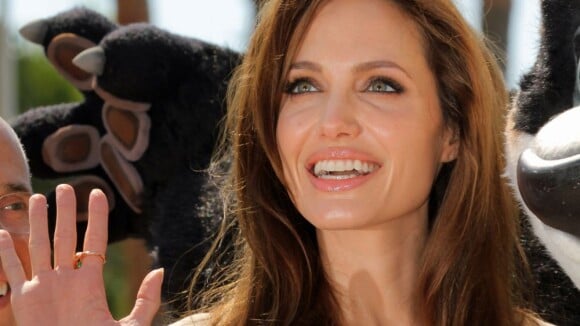 Angelina Jolie expose ses pierres précieuses sur la Côte d'Azur...