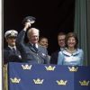 Le roi Carl XVI Gustaf de Suède affichait un sourire franc lors des célébrations de son 65e anniversaire, en mai 2011. Pourtant, l'étau ne cesse de se resserrer autour de son passé scandaleux, et on réclame son abdication...
