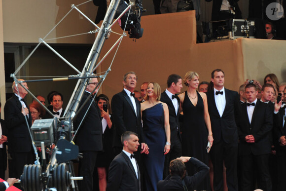 L'équipe du film lors de la présentation du Complexe du castor au festival de Cannes le 17 mai 2011