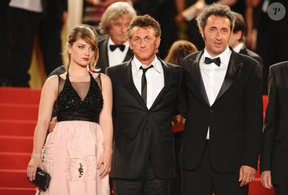 Eve Hewson, Sean Penn et Paolo Sorrentino lors de la projection de This Must Be The Place au festival de Cannes le 20 mai 2011