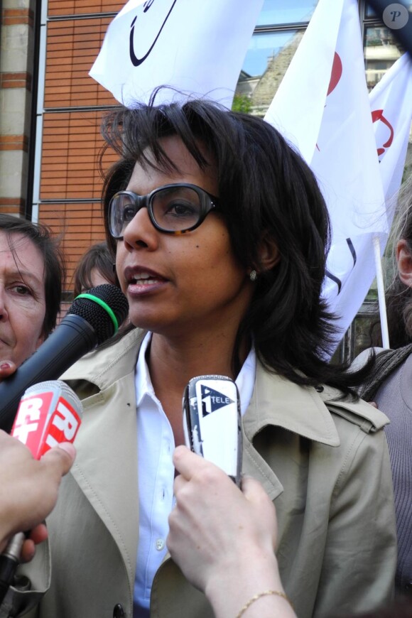 Les féministes montent au créneau et dénoncent le sexisme, Audrey Pulvar, Eva Joly, Clémentine Autain, Fabienne Egal et 5000 personnes dimanche 22 mai 2011 à Paris.