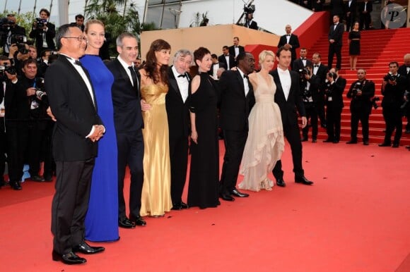 Les membres du jury lors de la montée des marches de clôture du festival de Cannes le 22 mai 2011