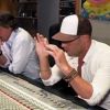 Sofiane en studio avec Johnny Williams, dans les Anges de la télé-réalité 2, Miami Dreams !
