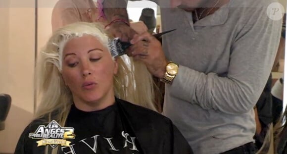Loana chez le coiffeur dans les Anges de la télé réalité, Miami Dreams du vendredi 27 mai 2011 sur NRJ 12.