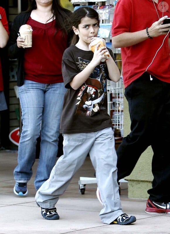 Les enfants de Michael Jackson à Los Angeles le 24 mai 2011 : sur la photo Blanket