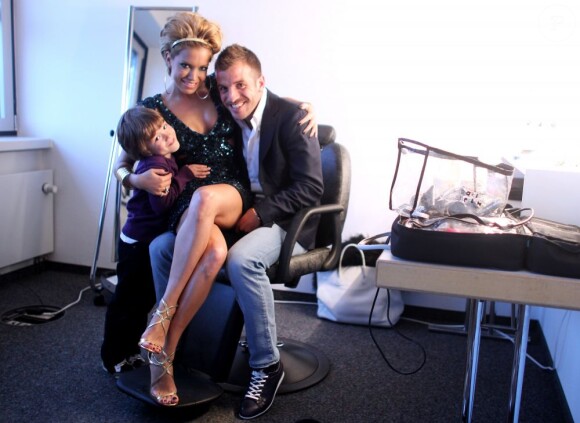 Rafael Van der Vaart, sa femme Sylvie Meis et leur fils le 30 mars 2011 à Cologne en Allemagne