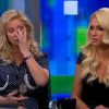 Paris Hilton et sa mère Kathy répondent aux questions de Piers Morgan, diffusée sur CNN, le 1er juin 2011.