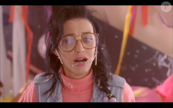 Katy Perry présente quelques secondes de son nouveau clip, Last Friday Night (T.G.I.F)