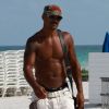 L'acteur Shemar Moore de Esprits Criminels sur la plage à Miami le 7 juin 2011
 
