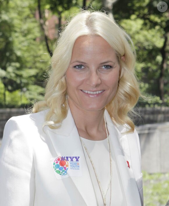 La princesse Mette-Marit de Norvège à New York le 7 juin 2011, dans le cadre d'un sommet de l'UNAIDS, dont elle est ambassadrice de bonne volonté.
