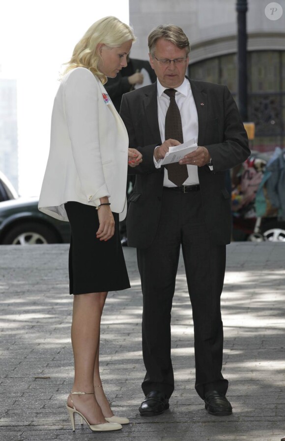 La princesse Mette-Marit de Norvège à New York le 7 juin 2011, dans le cadre d'un sommet de l'UNAIDS, dont elle est ambassadrice de bonne volonté.