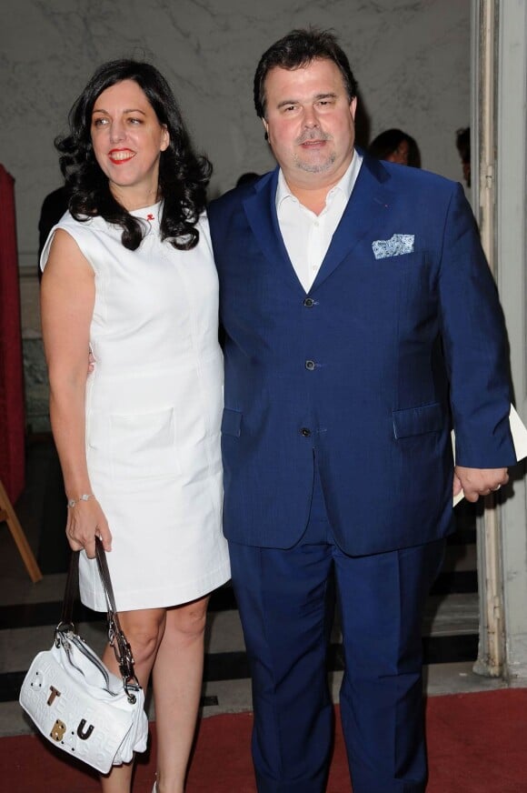 Pierre Hermé et son épouse Barbara Rihl lors du dîner organisé par la Fondation Maud Fontenoy, le 8 juin 2011, à Paris.
