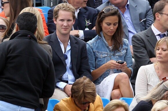 Pippa Middleton assiste à un match de tennis d'Andy Murray avec son ex-boyfriend George Percy... Qu'en pense son chéri Alex Loudon ? Londres le 9 juin 2011