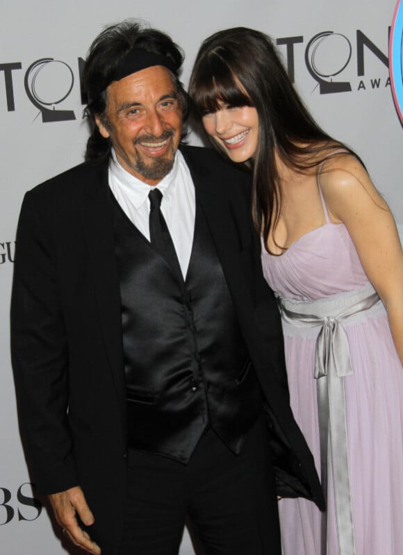 Al Pacino et sa compagne Lucila Sola lors des Tony Awards le 12 juin 2011 à New York