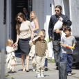Angelina Jolie et Brad Pitt en famille et au complet  