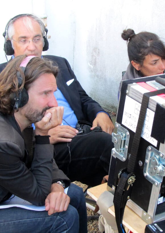 Frédéric Beigbeder, réalisateur, sur le tournage de son premier film  L'amour dure 3 ans à Guethary, Pays Basque près de Biarritz, aux  environs du 1er juin 2011 : La concentration est à son top