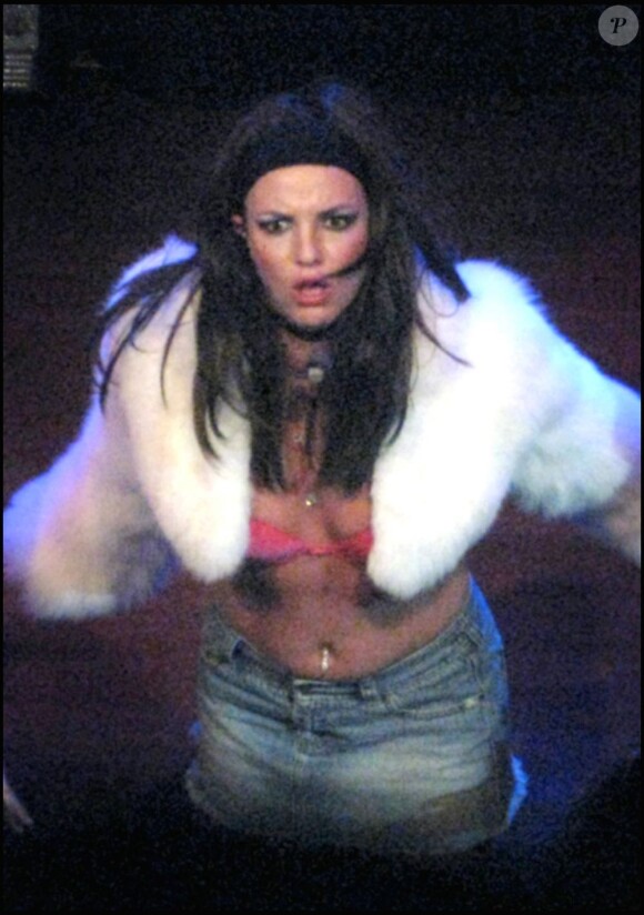 C'est une Britney méconnaissable qui réapparait en 2007 sous le pseudonyme de M+M's.