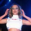 Britney Spears entame sa première tournée en solo en 1999 avec son ...Baby One More Time Tour. 