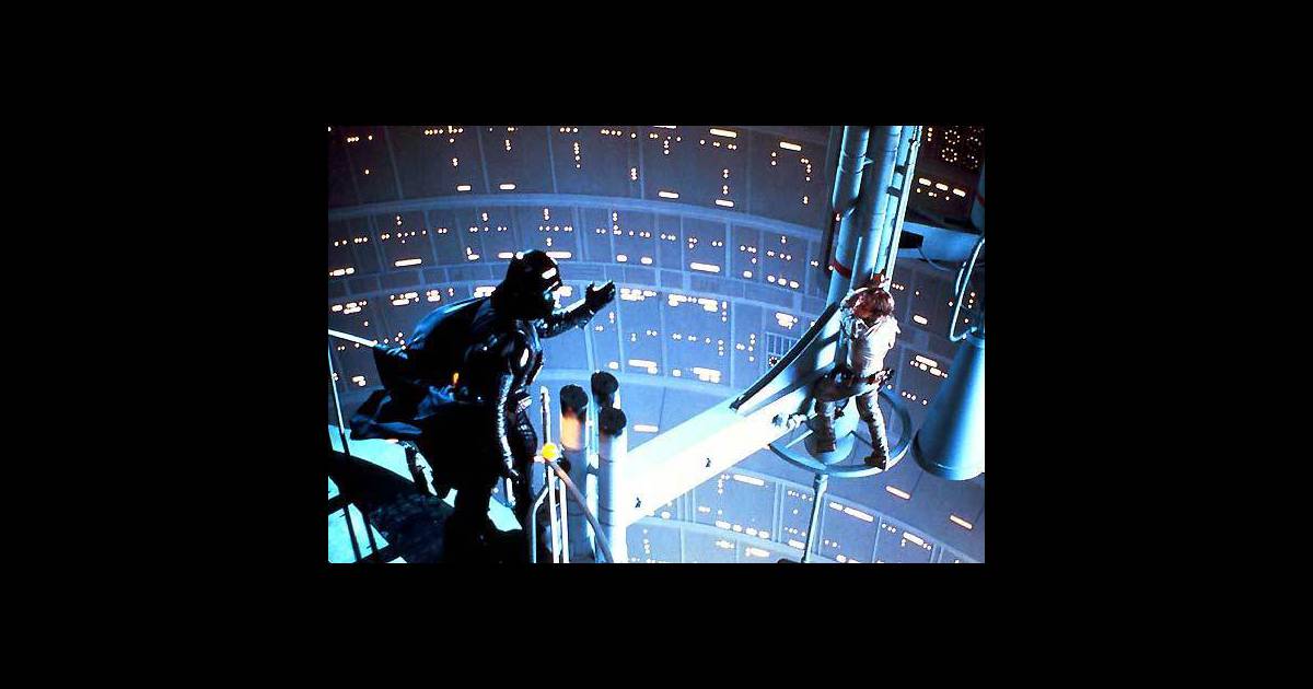 Dark Vador et Luke Skywalker dans L'Empire Contre Attaque