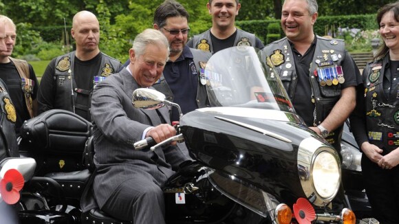 Le prince Charles se la joue Easy Rider : William et Harry seraient fiers