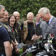 Le 17 juin 2011, le prince Charles recevait à Clarence House une petite centaine de membres du club de bikers de la Royal British Legion. L'occasion pour lui, qui craint toujours de voir ses fils adorer la moto, de se mettre derrière le guidon !