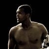 Jo-Wilfried Tsonga est très à l'aise avec son corps bodybuildé, tant à l'entraînement ou lors de fiestas que quand il s'agit de poser entièrement nu pour une campagne contre le cancer, comme ce fut le cas dans les pages du Cosmopolitan anglais en juin 2011.