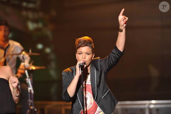 Mélissa Nkonda était l'invitée du prime X Factor, le 21 juin 2011, au soir de la Fête de la musique