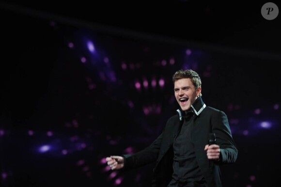 Outsider qui partait de très loin au début de l'aventure, Matthew Raymond Barker a progressé et a fêté ses 22 ans de belle manière en se qualifiant pour la finale de X Factor à l'issue du prime du 21 juin 2011.