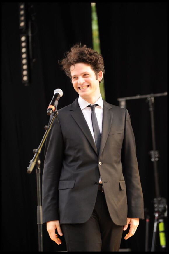 Benjamin Paulin en concert à Neuilly-sur-Seine pour la Fête de la Musique le 21 juin 2011