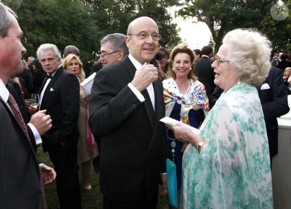 Alain Juppé lors de la Fête de la Rose qui achève le salon Vinexpo au château Lascombes à Margaux le 23 juin 2011