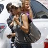 Halle Berry se promène encore avec sa fille Nahla dans les rues de Los Angeles, le 23 juin 2011