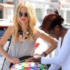 Rachel Zoe en train de faire du shopping pour son fils Skyler  chez Bonpoint à Los Angeles, le 23 juin 2011.