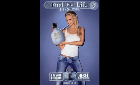 Le mannequin hollandais Marloes Horst présente la nouvelle fragrance de Diesel pour les femmes.