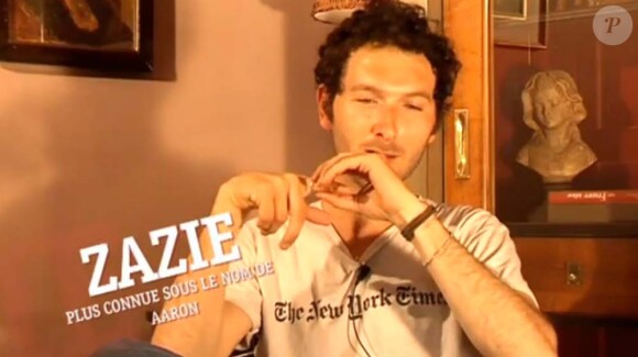 Zazie répond à la place de Simon Burret du duo AaRON dans Francofolies TV, juin 2011.