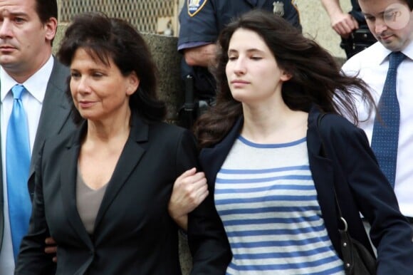 Anne Sinclair et Camille Strauss-Kahn sortent du tribunal le 19 mai 2011 à New York