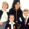 Fran Fine et les trois enfants qu'elle surveille : Margaret, Brighton et Grace Sheffield, dans la série Une Nounou d'enfer