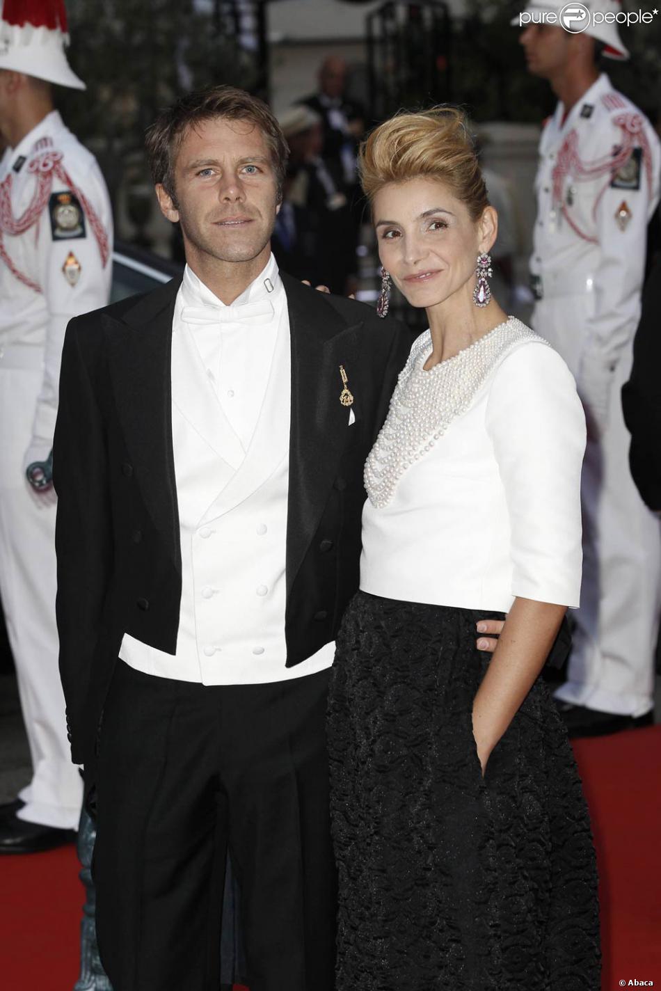 La Princesse Clotilde De Savoie Clotilde Courau A Adopte Un Look Impertinent Comme Elle Les Aime Sur Le Tapis Rouge Du Diner En L Honneur Des Jeunes Maries Al Purepeople