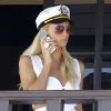 Samedi 2 juillet, Paris Hilton se rend à la plage, à Malibu, entourée de quelques amies. 