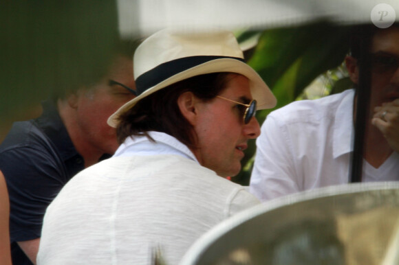 Tom Cruise est apparu aux anges entouré de sa famille très unie. Miami, 3 juillet 2011