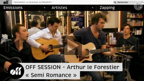 Arthur Le Forestier interprète Semi-romance en session acoustique poru Off TV. 