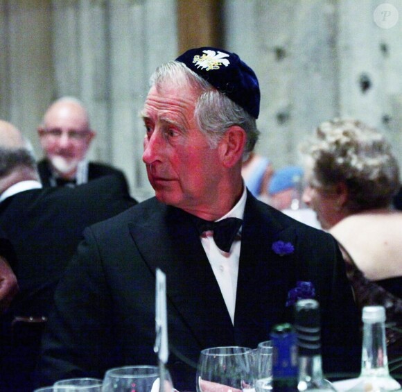 Le 5 juillet 2011, le prince Charles et son épouse Camilla Parker Bowles honoraient le dîner du 250e anniversaire du conseil des députés juifs britanniques, à Londres.