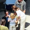 Zahara et Shiloh, avec leurs parents Angelina Jolie et Brad Pitt sur le tournage de World War Z à Malte - juin 2011