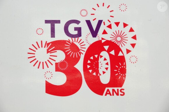 Anthony Kavanagh, Natacha Amal, Michèle Laroque et Frédéric Diefenthal participent aux festivités du 30e anniversaire du TGV, à Paris-Gare de Lyon, jeudi 7 juillet 2011.
