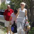 La chanteuse et styliste Gwen Stefani se rend à un barbecue en famille pour célébrer le 4 juillet, fête nationale. Los Angeles, le 4 Juillet 2011.