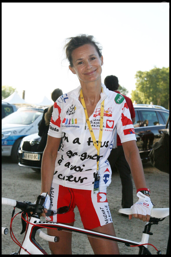 Marie-Sophie L. lors de l'Etape du coeur du  Tour de France, entre Bordeaux et Pauillac, au profit de l'association  Mécénat Chirurgie Cardiaque le 24 juillet 2010